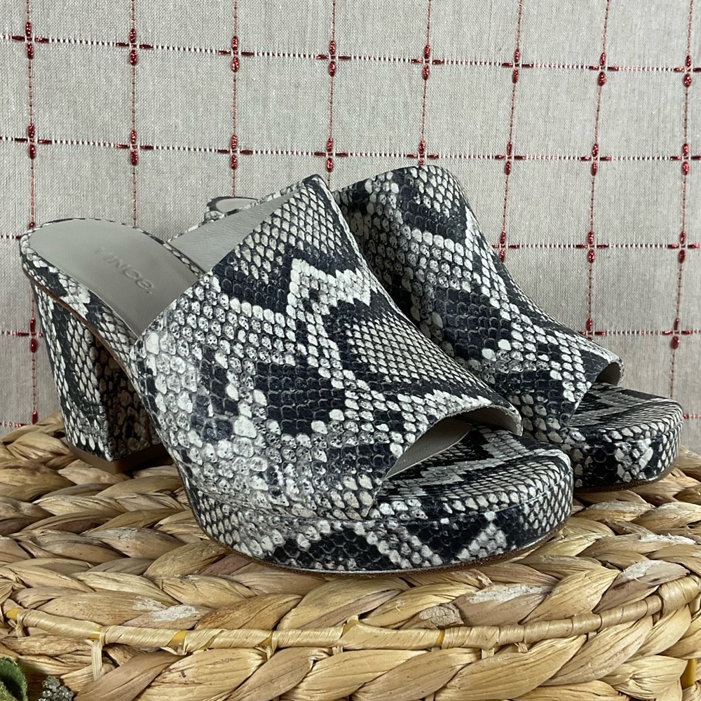 Vince “Wyatt” Snakeskin Embossed Leather Heeled Sandals Size 6 Mules NWOB - Picture 2 of 8